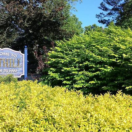 Hipwell'S Motel Fonthill Bagian luar foto