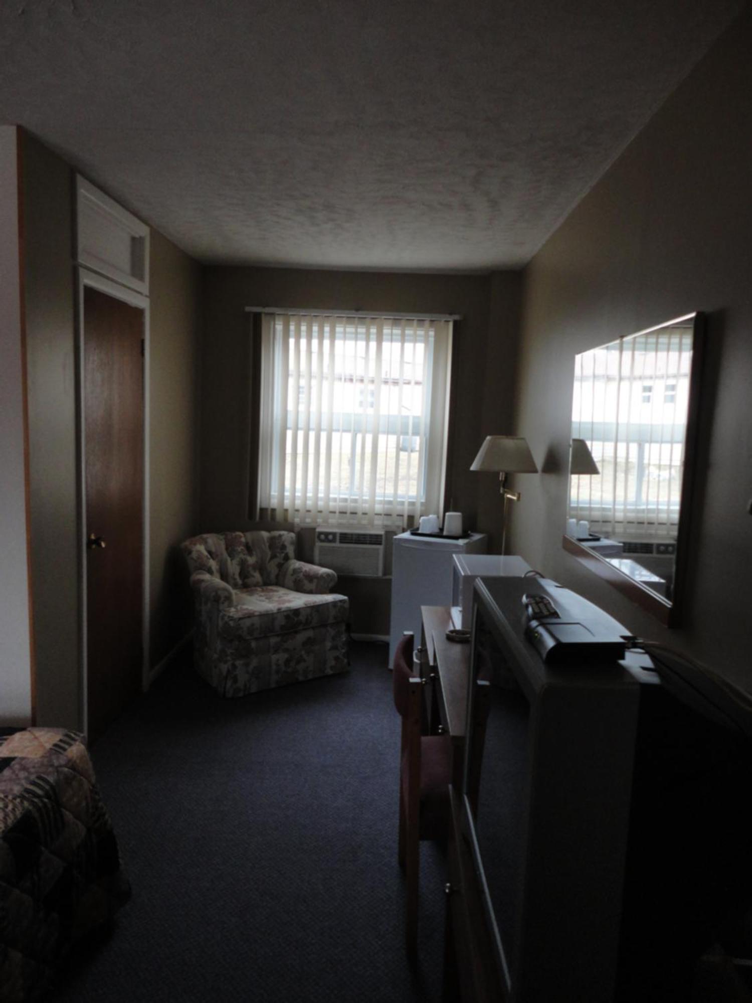 Hipwell'S Motel Fonthill Bagian luar foto