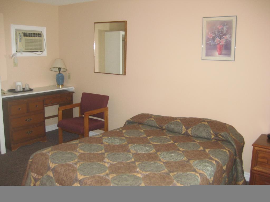 Hipwell'S Motel Fonthill Bagian luar foto