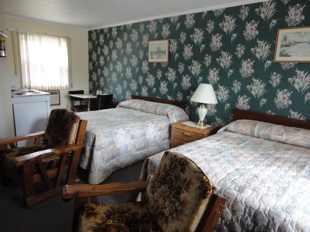 Hipwell'S Motel Fonthill Ruang foto