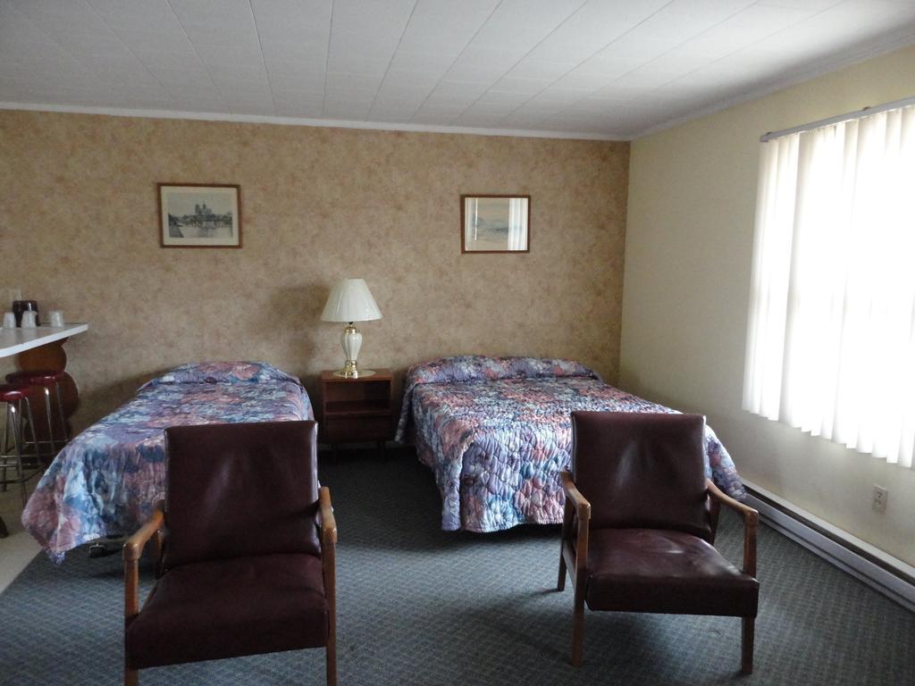 Hipwell'S Motel Fonthill Bagian luar foto