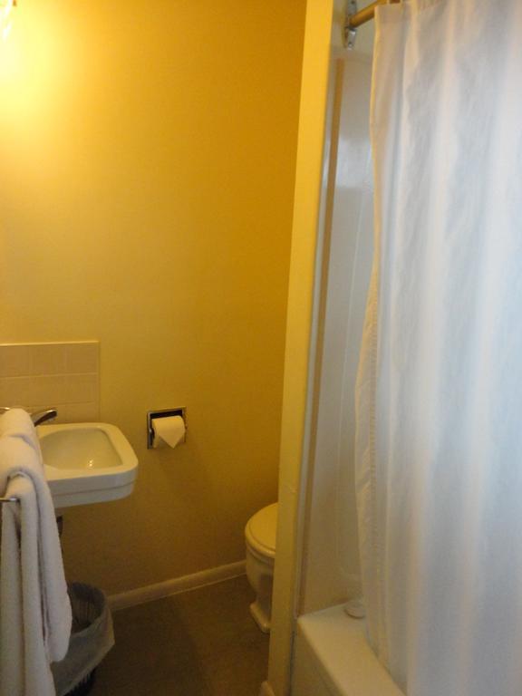 Hipwell'S Motel Fonthill Ruang foto