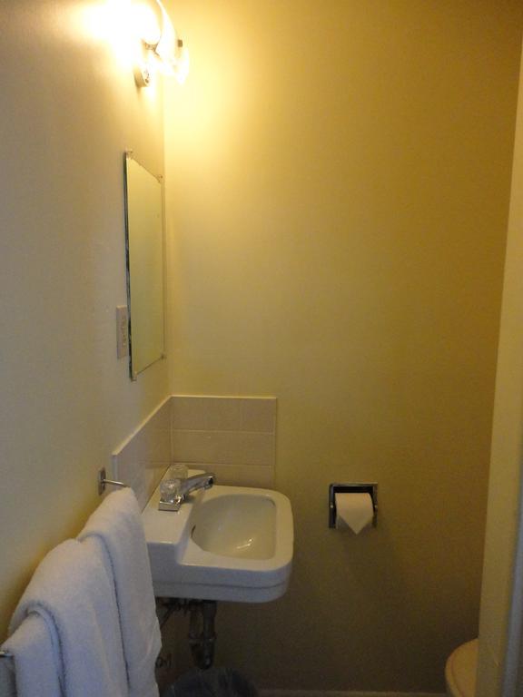 Hipwell'S Motel Fonthill Ruang foto