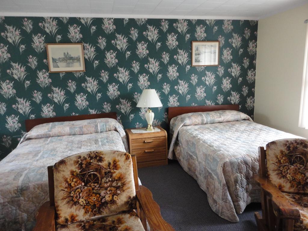 Hipwell'S Motel Fonthill Ruang foto