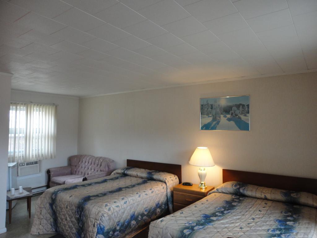 Hipwell'S Motel Fonthill Bagian luar foto