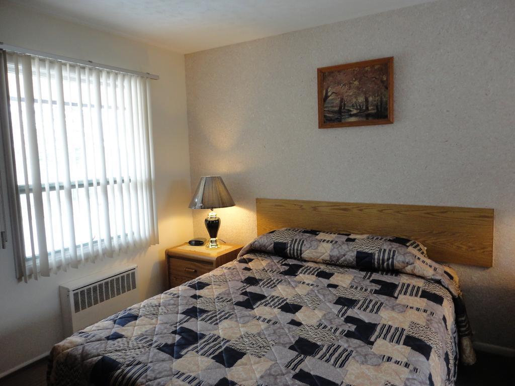Hipwell'S Motel Fonthill Bagian luar foto
