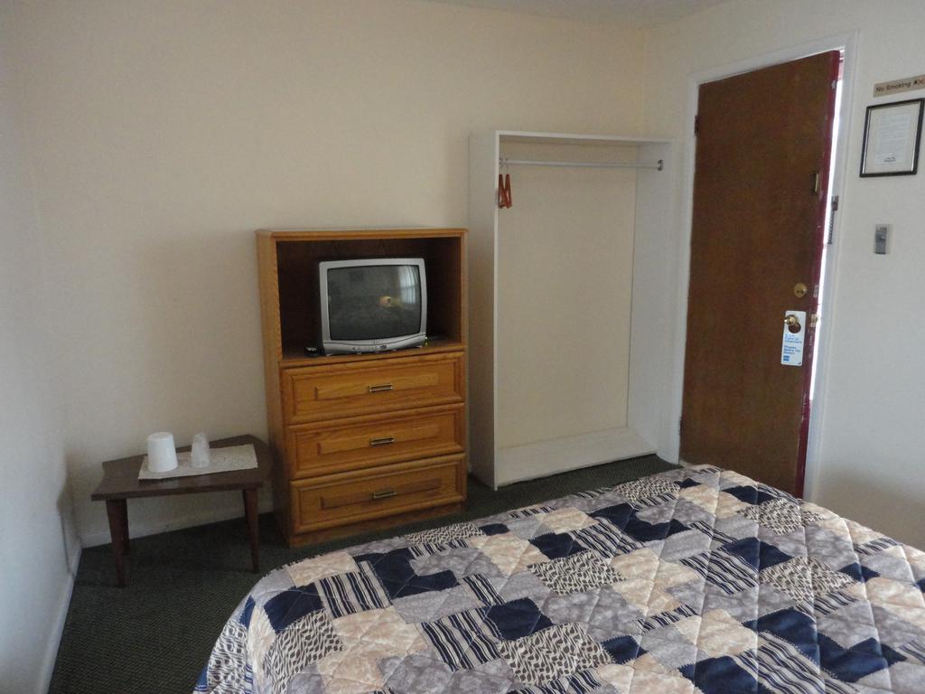 Hipwell'S Motel Fonthill Ruang foto