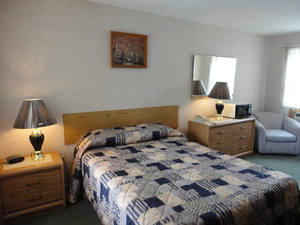 Hipwell'S Motel Fonthill Ruang foto
