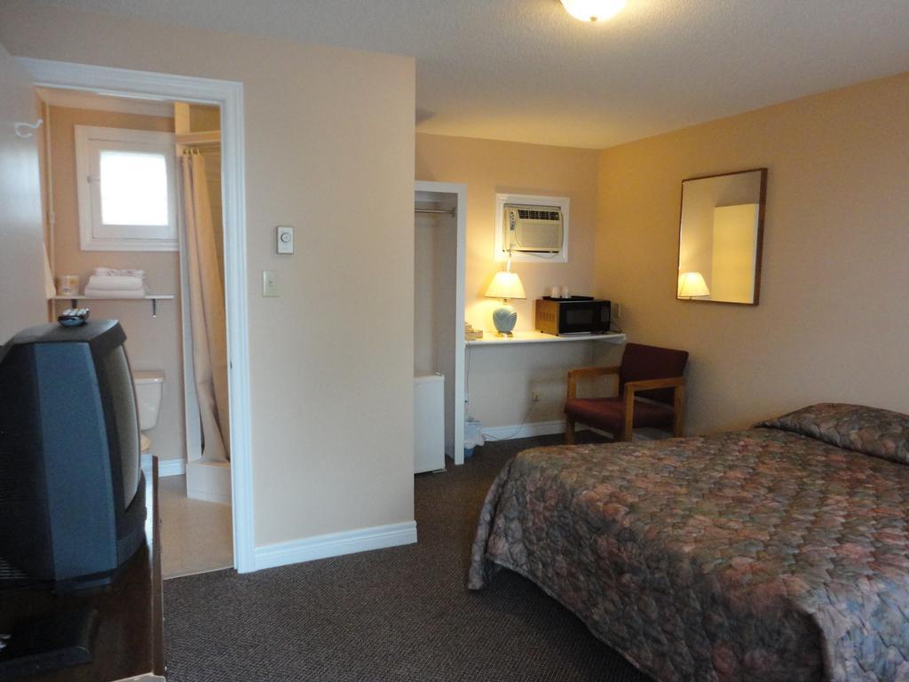 Hipwell'S Motel Fonthill Bagian luar foto